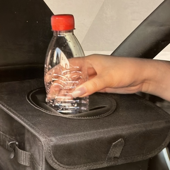 Insulated Vehicle Trash Bin - Picture 4 of 7